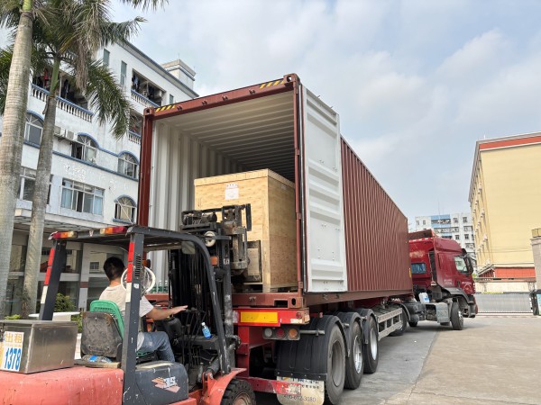 Y Wire Drawing Machine is Loaded Into Two Containers For Shipment